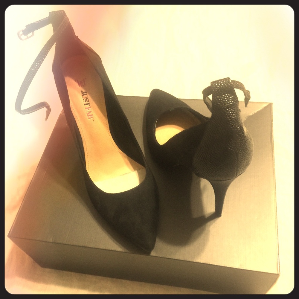 Black heels 👠 new never used